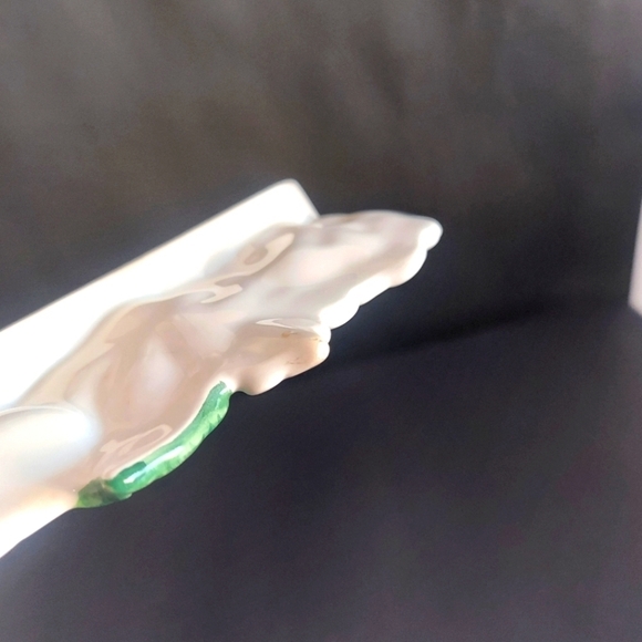 Vintage OCI Ceramic Basket of Hydrangea - Picture 5 of 5